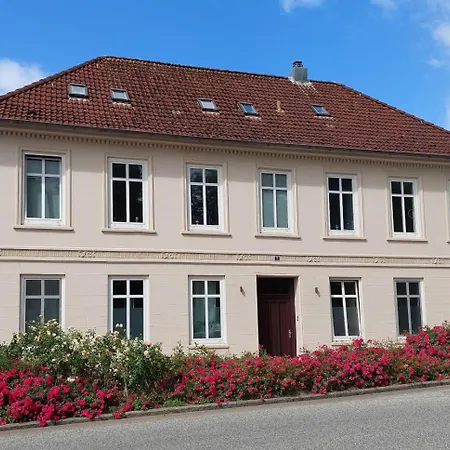 Historisches Stadthaus Schwentine Apartment